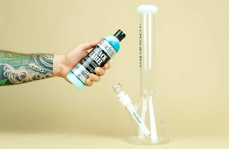 Entdecke Randy’s Black Label Cleaner – der schnellste Reiniger für deine Bong auf dem Markt