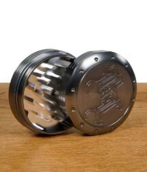 black-leaf-grinder-deep-engraving-2-tlg-grau.jpg