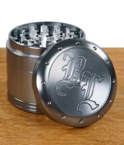 black-leaf-grinder-deep-engraving-4tlg-grau.jpg