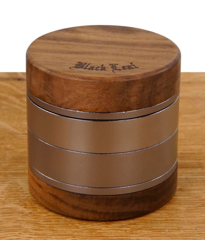 black-leaf-grinder-nussholz-4-teilig-2.jpg