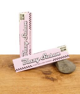blazy-susan-pink-rolling-papers-king-size-slim.jpg