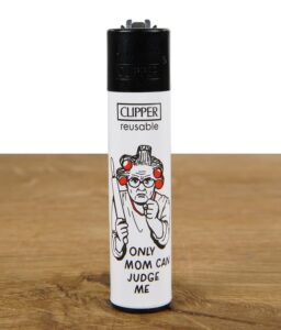 clipper-feuerzeug-moms-only-mom-can-judge-me.jpg