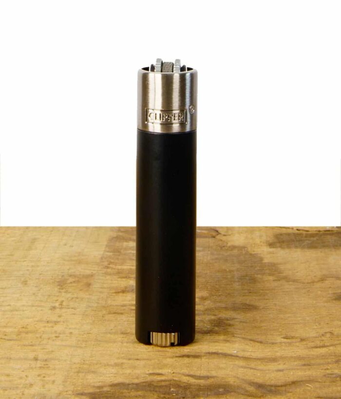 clipper-metal-silver-black-schwarz-mit-silberner-cap.jpg