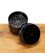 grynder-4-pieces-black-1.jpg