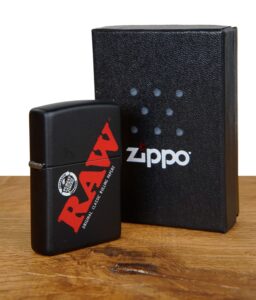 zipp-sturmfeuerzeug-raw-black.jpg