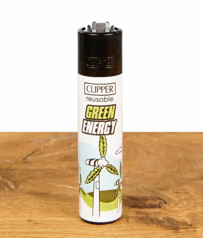Clipper-Feuerzeug mit "Green Energy" Design, zeigt Windkraftanlagen mit Hanfblättern.
