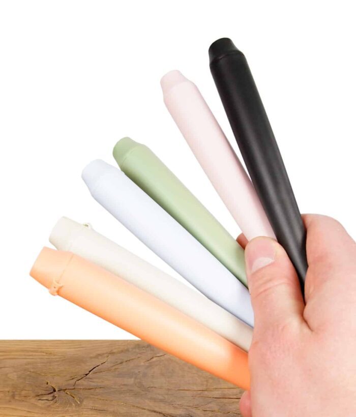 Hand die 6 Jointtubes von SMOWE in der festhält