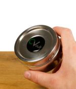 CVault Twist Vorratsbehälter für Kräuter Small in der Hand