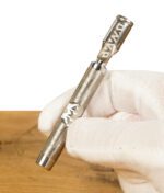 Dynavap The M7 Vaporizer in der Hand