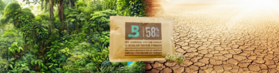 Boveda Feuchtigkeitspacks für Cannabis auf einem Bild mit halb- feuchter, halb ausgetrockneter Landschaft im Hintergrund.