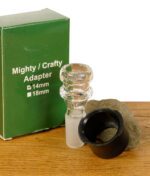 Bongadapter für Mighty/Crafty auf einem Holzbrett vor einem Stein