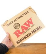RAW Store Pappschild