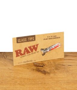 RAW Glass Tip Flat Mouthpiece in Originalverpackung auf Holztisch.
