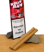 Detailansicht der Juicy Wham Bam Zigarrenblätter – zwei Brown Blunts vor rot gestalteter Verpackung mit Roulette-Design