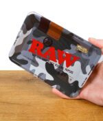 RAW Drehunterlage im Camo-Design – handlich, robust und ideal zum Bauen von Joints