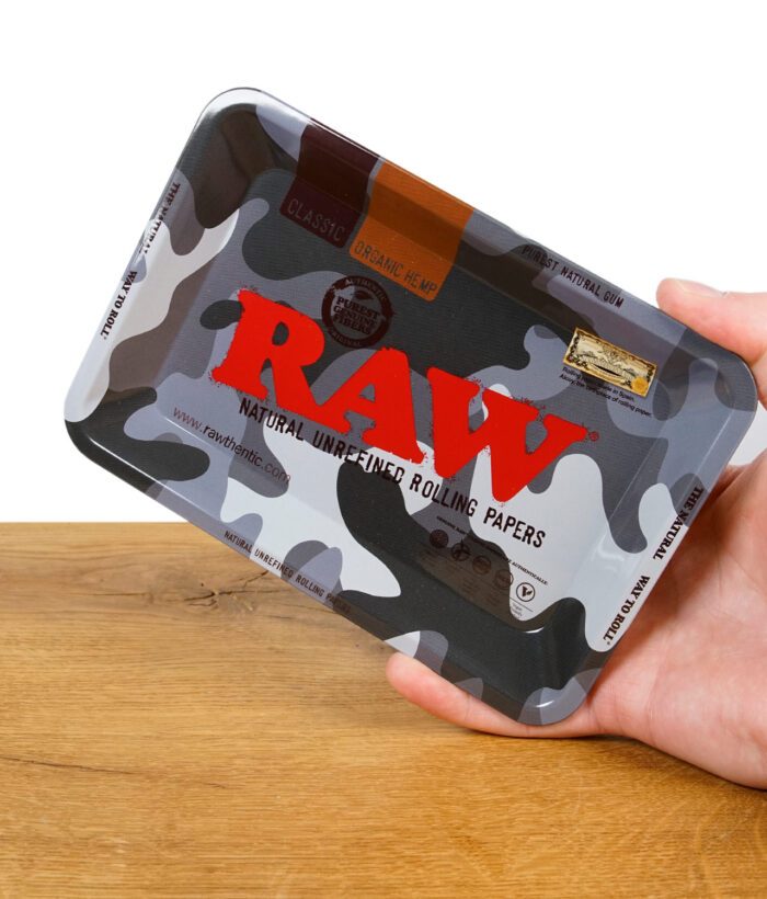 RAW Drehunterlage im Camo-Design – handlich, robust und ideal zum Bauen von Joints