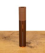 Puffco Pivot Mocha Vaporizer frontal stehend mit gut sichtbarem Einschaltknopf