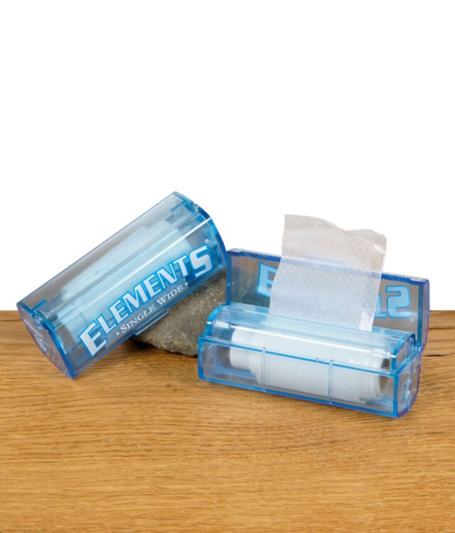 Zwei Elements Single Wide Nachfüllboxen, eine geöffnet mit sichtbarer Papierrolle und Abrisskante