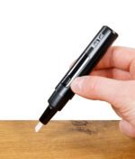 Schwarzes Black Leaf Hot Knife LED mit Thermometer in der Hand, Einsatzbereit mit entfernter Schutzkappe