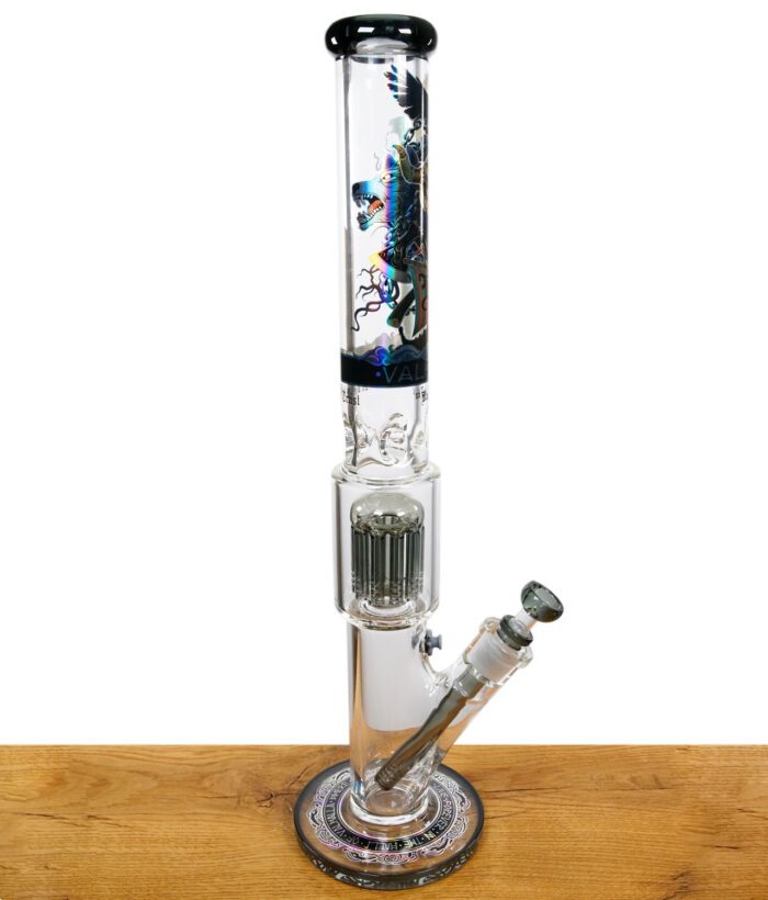 Black Leaf Kofferbong Valhalla mit eingesetztem Chillum und Kopf im Setup