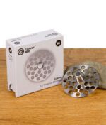 Die grobe "coarse" (#4) Mahlplatte passend für den 2,0" Flower Mill Next Gen Premium Grinder auf Holz