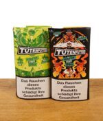 Tütenfutter Green und Original stehend auf Holz präsentiert