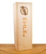 Massive Holzbox mit EHLE.-Logo und "Black Leaf Limited Edition"-Branding