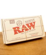 Verpackte RAW Backflip Rolling Tray 20th Anniversary Edition mit Schnur umwickelt