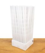 Geöffnete 800er Box mit dicht gepackten weißen Elements Cones in Trägerkarton
