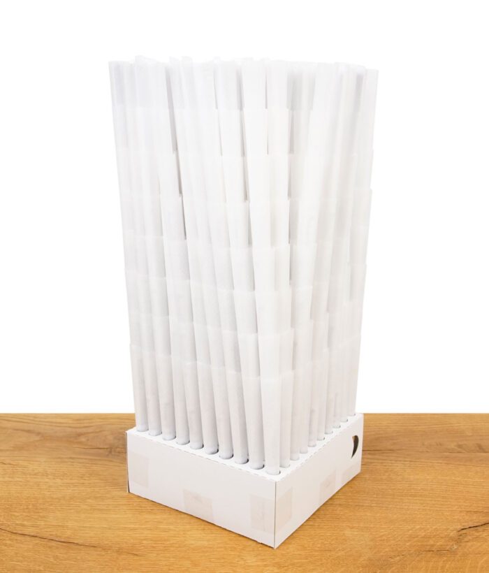 Geöffnete 800er Box mit dicht gepackten weißen Elements Cones in Trägerkarton