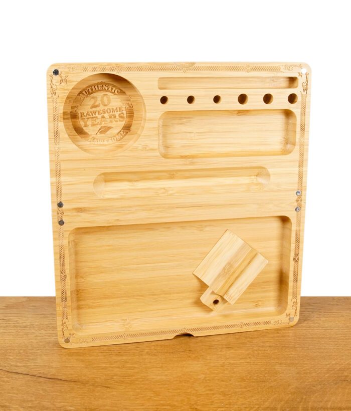 Zusammengebautes RAW Rolling Tray Backflip 20th Anniversary Edition