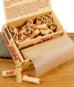 Geöffnete RAW Masterpiece Box mit unraffiniertem Papier und vorgedrehten Tips