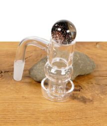Terp Taster Slurper Banger mit schwarzer Terp Marble auf Steinoberfläche