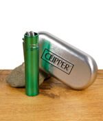 Clipper Feuerzeug Mint Delight vor silberner Metallbox
