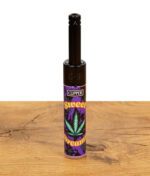 Clipper Mini Stabfeuerzeug mit lila „Sweet Dreams“ Design und Hanfblattmotiv