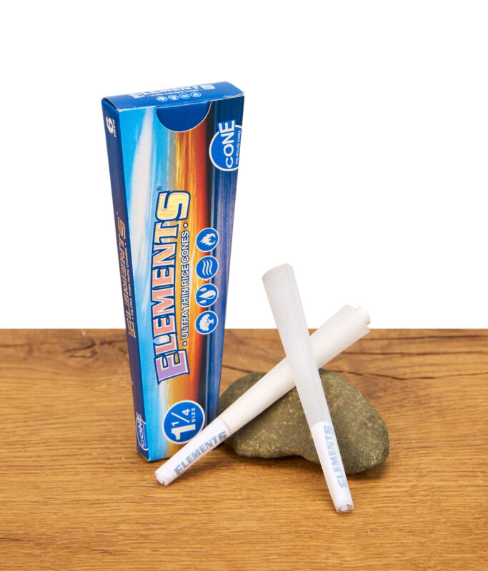 Verpackung der Elements 1 ¼ Size Cones mit zwei vorgedrehten Cones auf Holzuntergrund