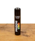Clipper Feuerzeug mit dem Text "MUSCHI NUTRI-SCORE" und farbiger ABCDE-Skala.