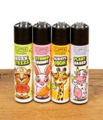 Clipper Feuerzeug 4er-Set "Stoned Animals" mit Motiven: Bär, Hase, Giraffe und Kuh auf bunten Hintergründen