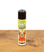 Clipper Feuerzeug mit grünem "Burn Trees"-Design und cartoonhaftem Bären mit Hanfblatt auf der Mütze
