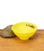 Weedlez Mischschale in Gelb aus flexiblem Silikon mit schwarzem Logoaufdruck