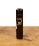 Clipper Jet Flame Feuerzeug in glänzendem Schwarz auf Holzoberfläche