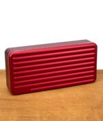 Geschlossene Puffco Travel Case Daybreak aus rot eloxiertem Aluminium