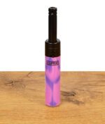 Clipper Mini Stabfeuerzeug im Nebula-Design mit grün-dunkelblauem Farbverlauf auf Holzfläche