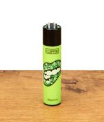 Clipper Feuerzeug Lips Large mit Hanfblatt-Muster auf grünem Gehäuse