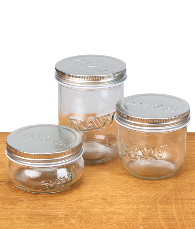 RAW Einmachgläser "Mason Jar" im 3er Set auf Holz