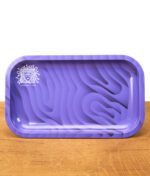 Medusafilters Rolling Tray Small in Lila, modernes Design mit Medusa-Logo und abstraktem Wellenmuster, stabile Unterlage fürs Drehen