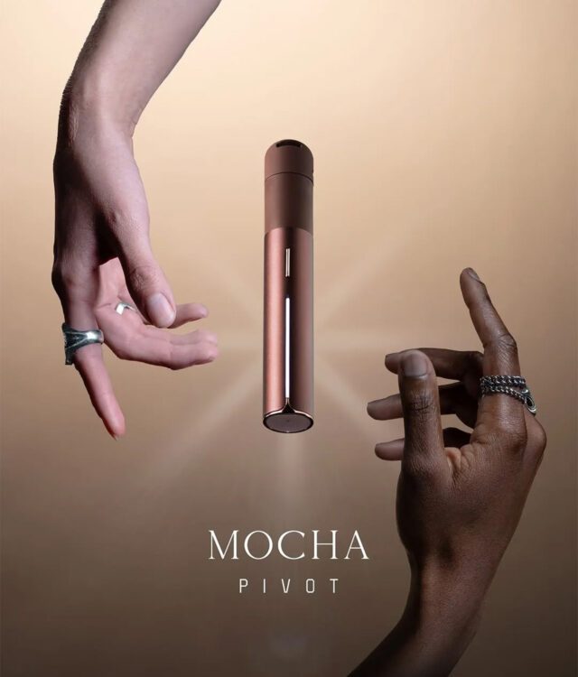 Puffco Pivot Mocha Limited Edition schwebend