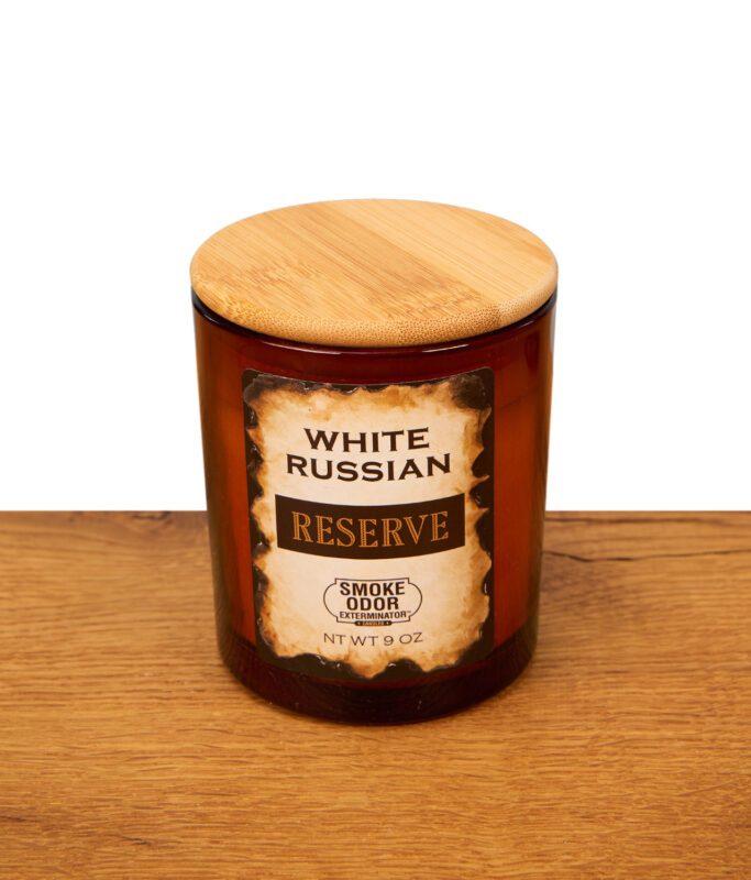 Smoke Odor Exterminator Duftkerze "White Russian" aus der Reserve Collection im 9oz Braunglas mit hochwertigem Echtholz-Deckel.