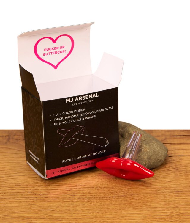 mj-arsenal-pucker-up-joint-holder-1.jpg