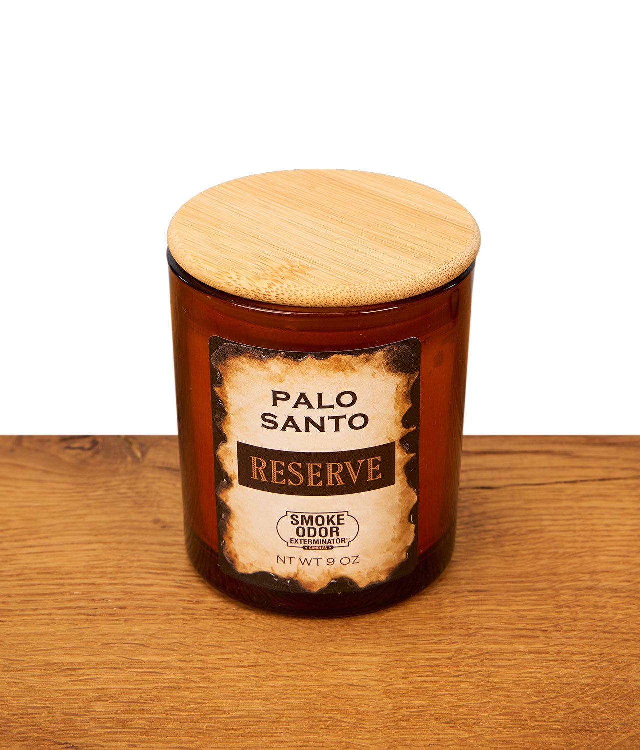 smoke-odor-duftkerze-reserve-palo-santo-jpg Geschlossene Smoke Odor Reserve Palo Santo Duftkerze im bernsteinfarbenen Glas mit passendem Holzdeckel zur Geruchsneutralisierung.